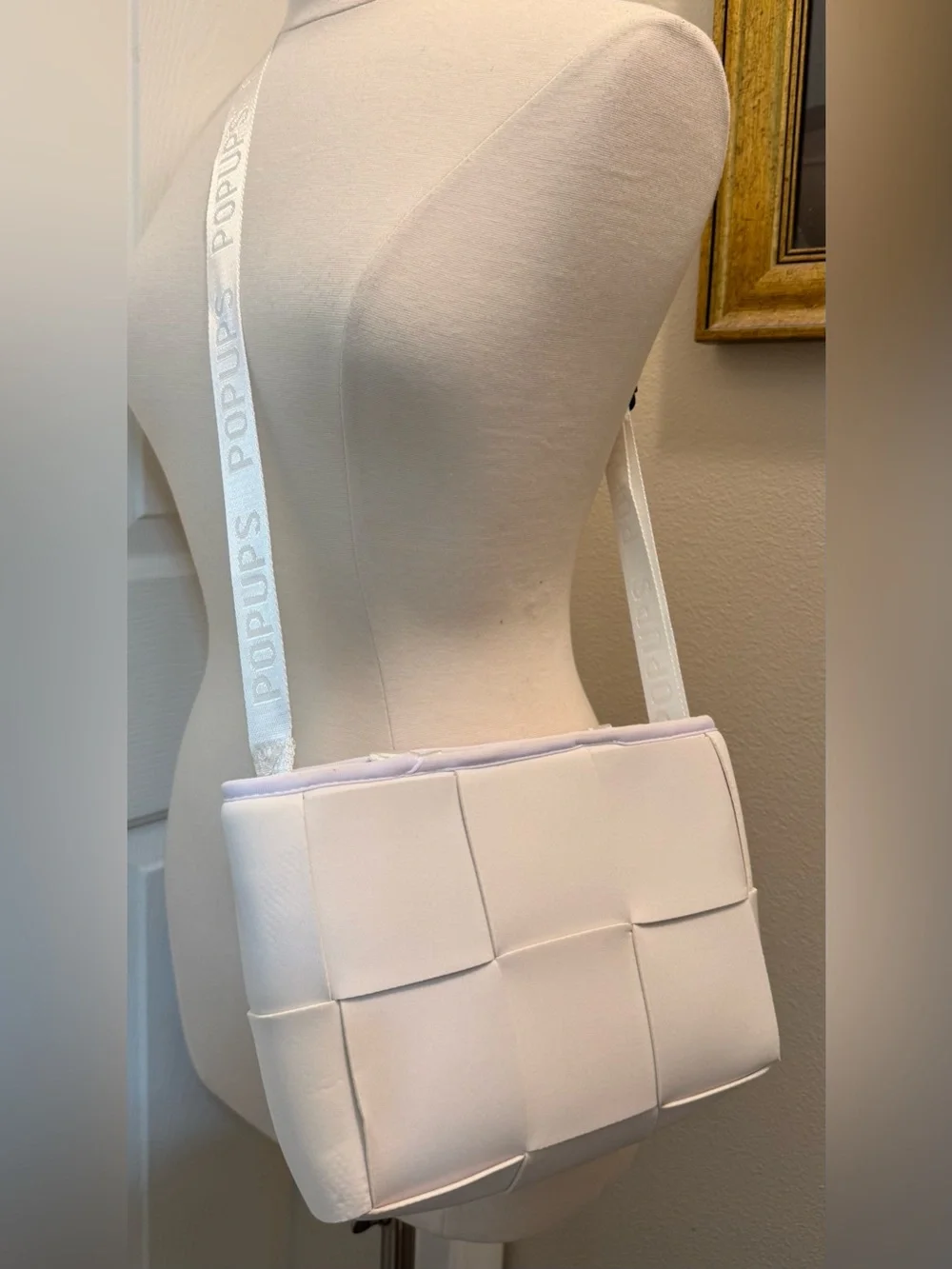 Popups Small Neoprene Tote Bag Lightweight Interior Pocket Soft White Yellow NEW